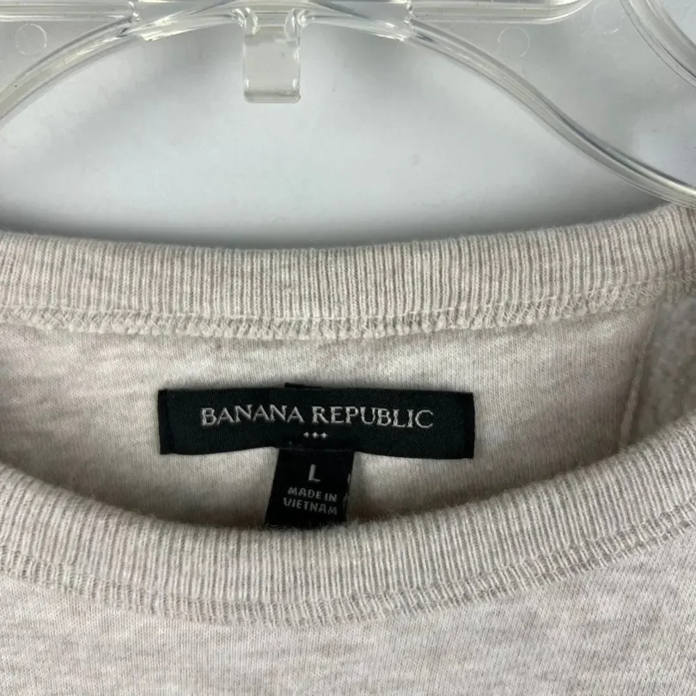 Banana Republic Men's Cream/Beige Crewneck Sweater Size L
